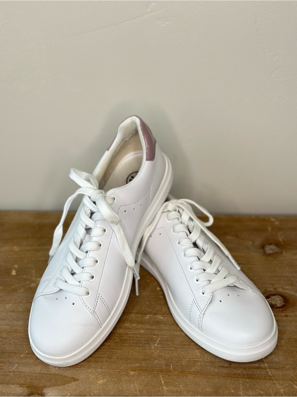 Tory Burch White & Petunia (o Allium Purple)
HOWELL COURT SNEAKER Sz 8.5M
